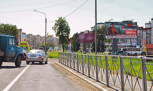 Щит на Ленинградском шоссе; въезд, АЗС ПТК, справа, у строймаркета «Мой Дом»; cторона А