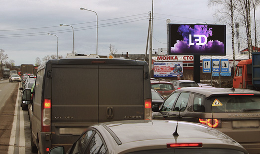Реклама на цифровых щитах на Колтушском шоссе