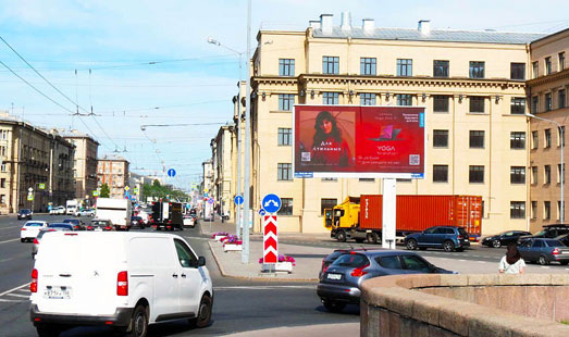 реклама на цифровом билборде на Заневском пр. 5 / Александра Невского мост / въезд на мост; cторона А