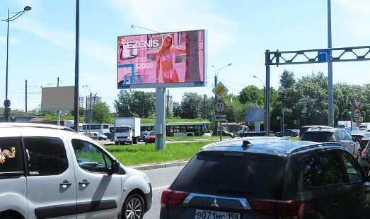 Реклама на цифровом щите на Витебском пр. 9 / Благодатная ул.; cторона А2 (из центра)