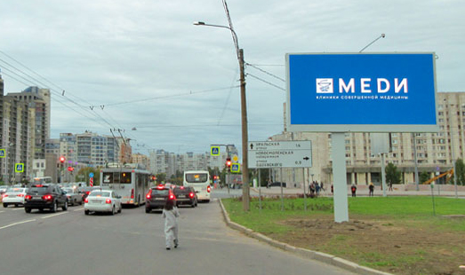 реклама на цифровом билборде на ул. Кораблестроителей, д. 23, корп. 1 / Новосмоленская наб.