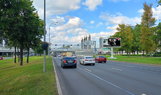 Реклама на цифровом билборде на Пулковском шоссе, д. 18; сторона А