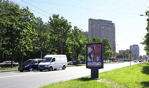 Сити-формат на Краснопутиловской ул. 92, напротив; cторона А