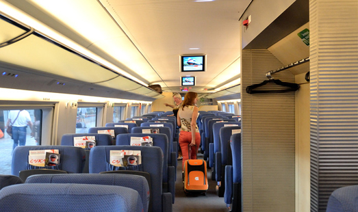 Видеореклама на мониторах в поездах Сапсан